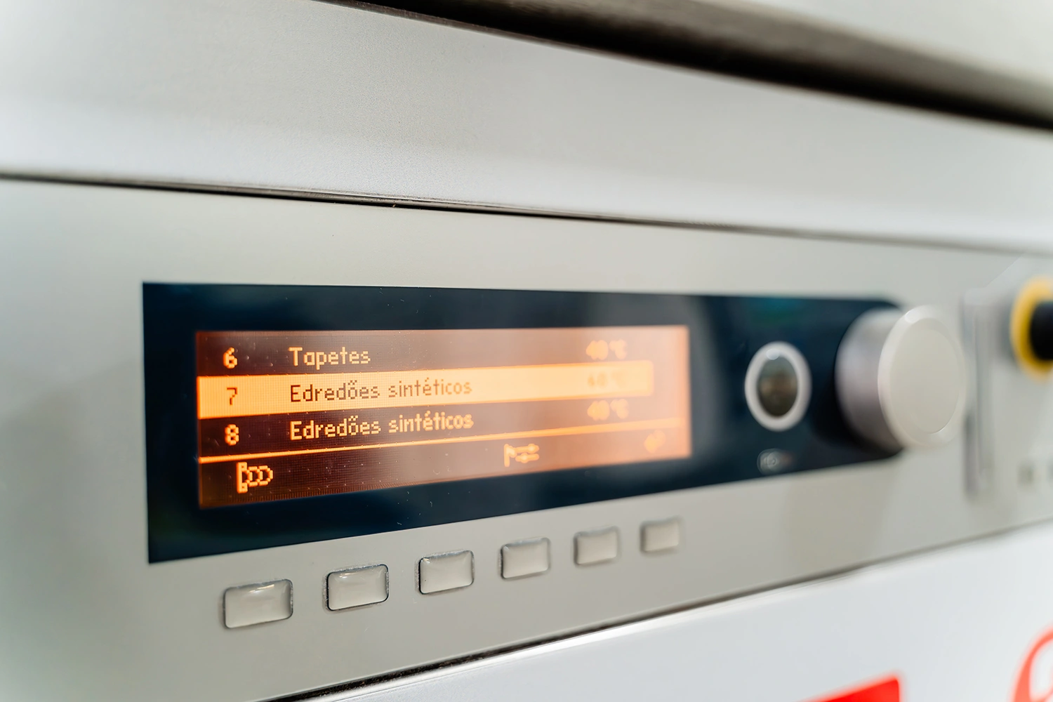 Programas variados de lavagem para máquinas de 16KG - opções econômicas e ecológicas para todos os tipos de tecidos e necessidades