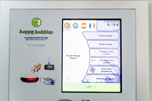 Máquina Self-Service com cartão cliente