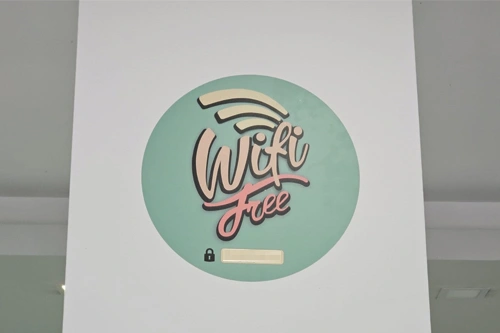 Espaço com Wi-Fi gratuito